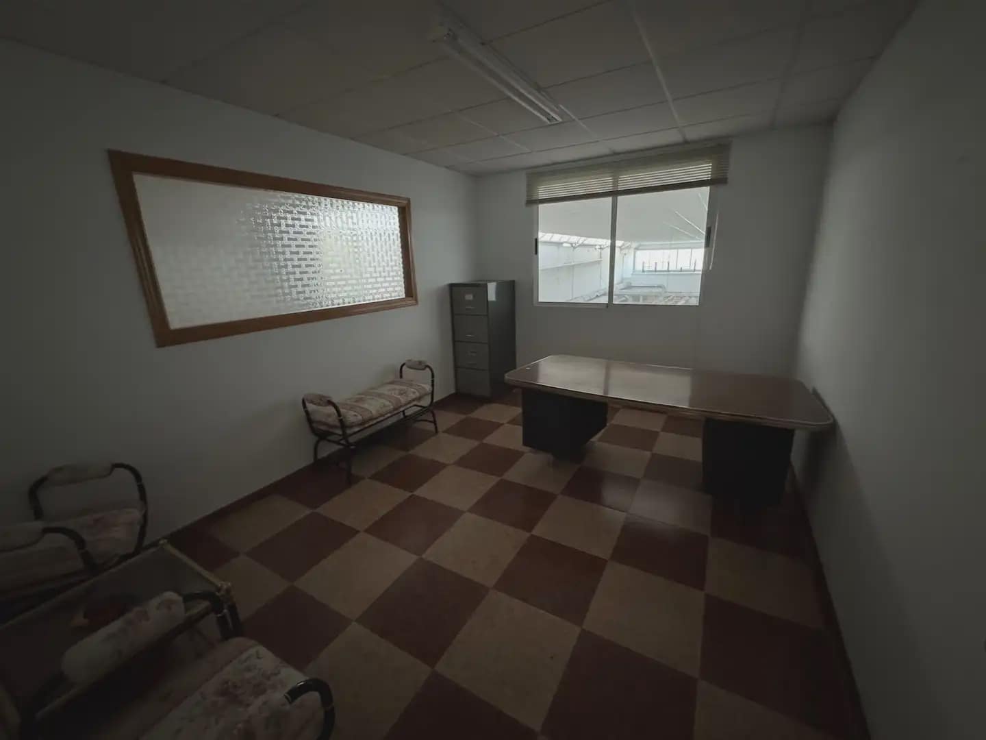 Kaupallinen myytävänä paikassa Villena - 300 000 € (Ref: 9773499)