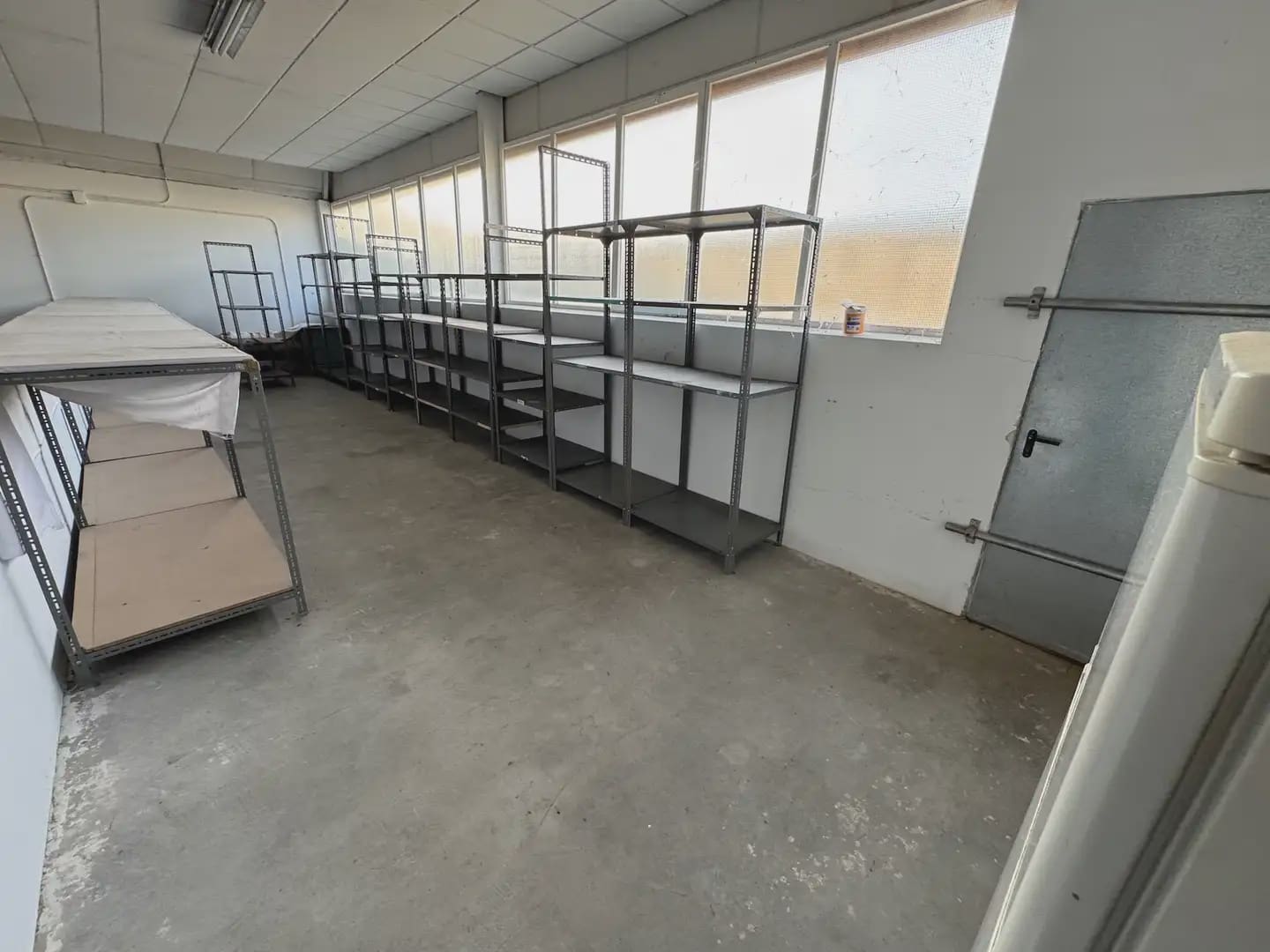 Kaupallinen myytävänä paikassa Villena - 300 000 € (Ref: 9773499)