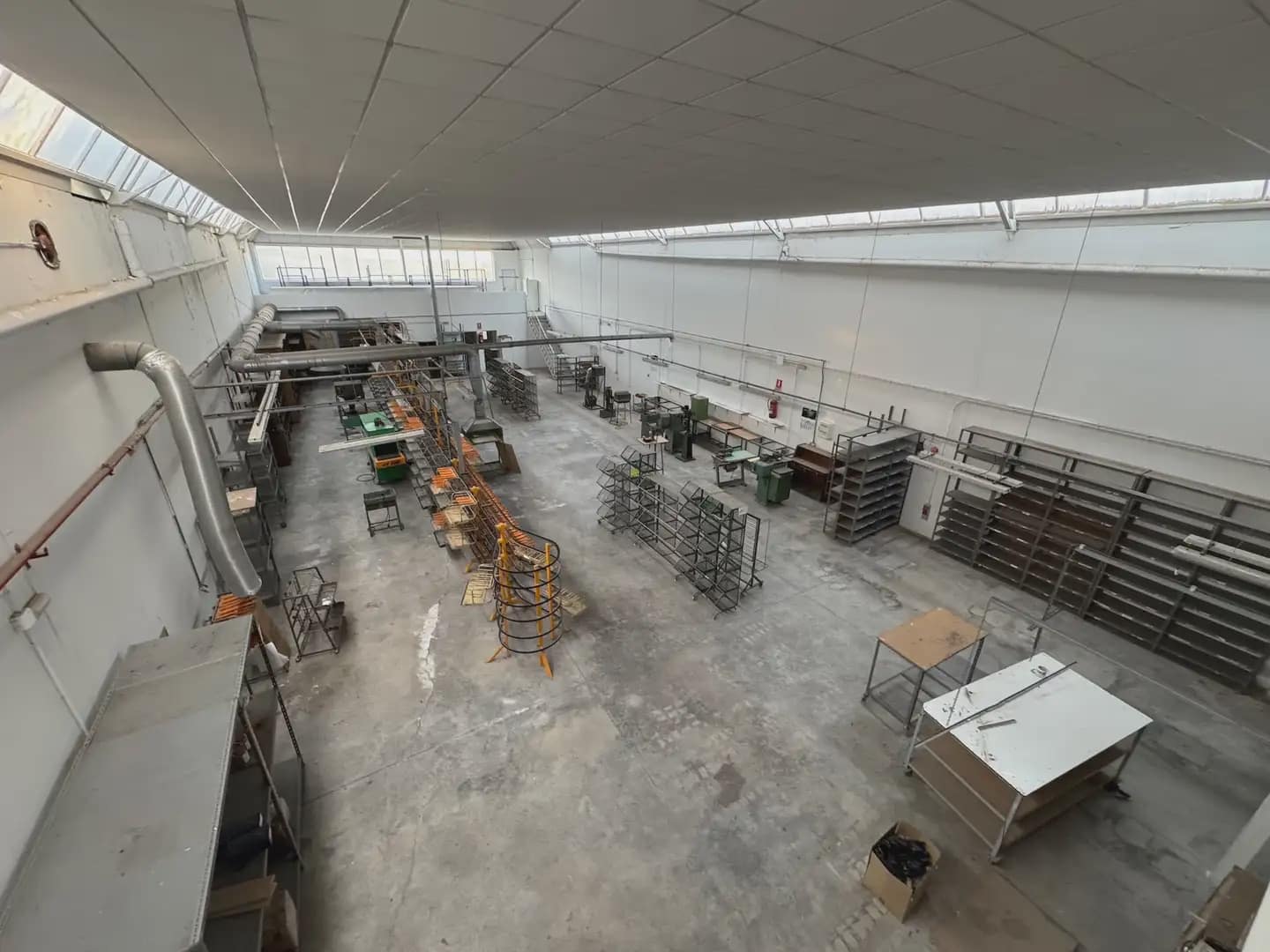 Kaupallinen myytävänä paikassa Villena - 300 000 € (Ref: 9773499)