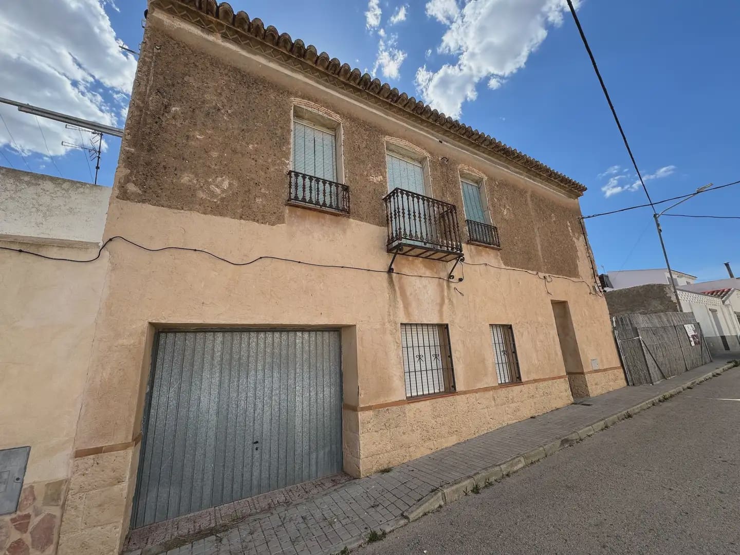Casa em Banda para venda em Villena com garagem - 65 000 € (Ref: 9773501)