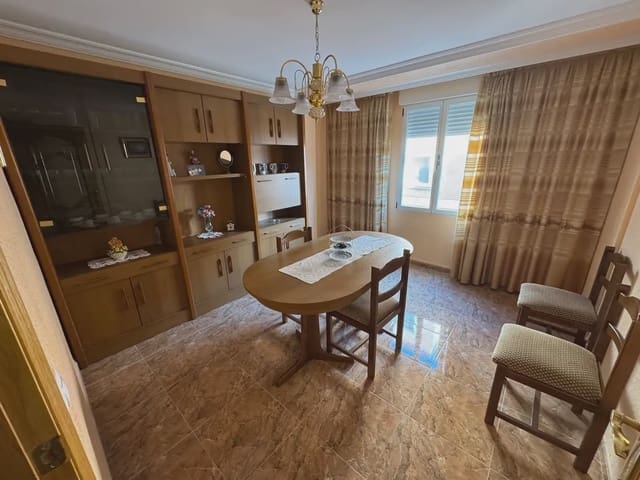 4 slaapkamer Flat te koop in Caudete - € 75.000 (Ref: 9773502)