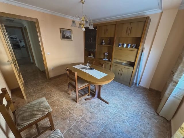 4 slaapkamer Flat te koop in Caudete - € 75.000 (Ref: 9773502)