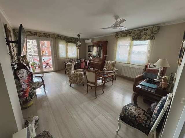 4 bedroom Flat for rent in Villena with garage - € 840 (Ref: 9773503)