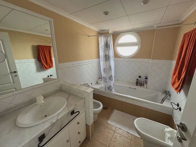 4 bedroom Flat for rent in Villena with garage - € 840 (Ref: 9773503)