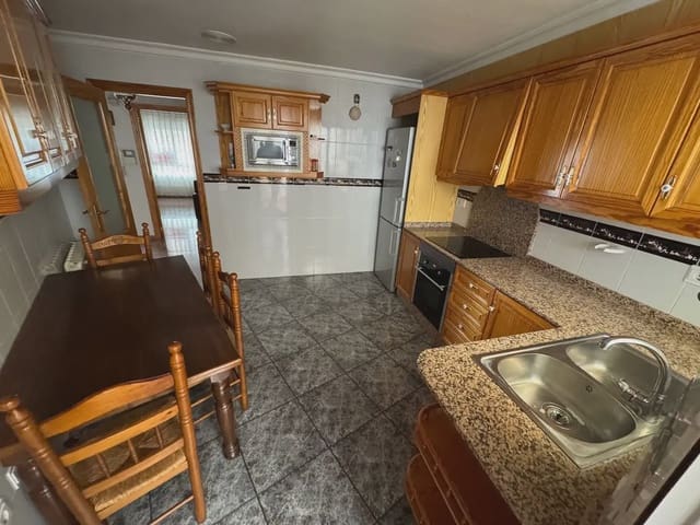 4 soveværelse Byhus til salg i Villena med garage - € 197.000 (Ref: 9773505)