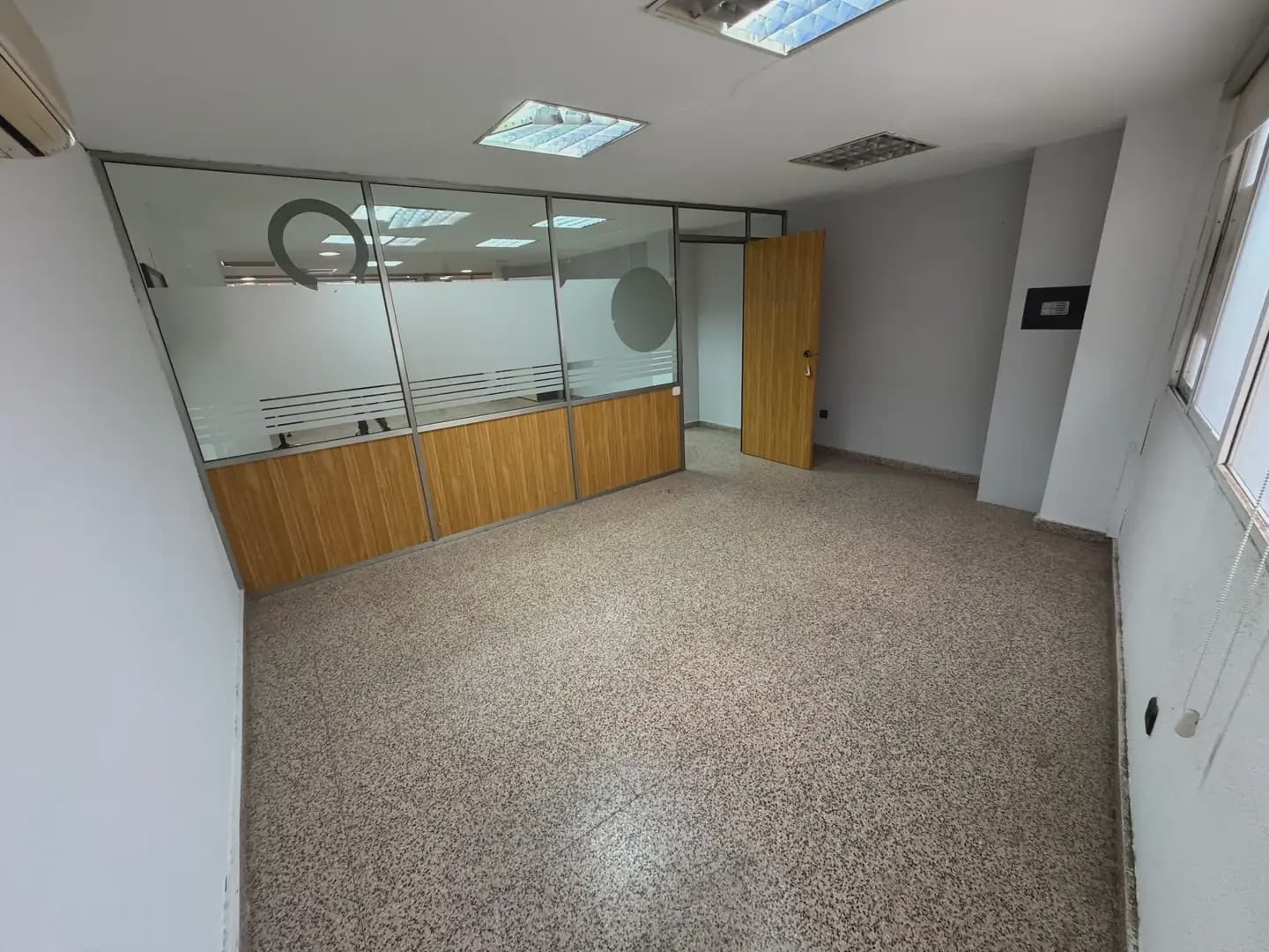 Kaupallinen myytävänä paikassa Villena - 70 000 € (Ref: 9773515)