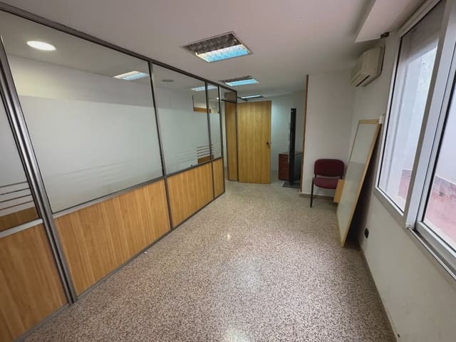 Kaupallinen myytävänä paikassa Villena - 70 000 € (Ref: 9773515)