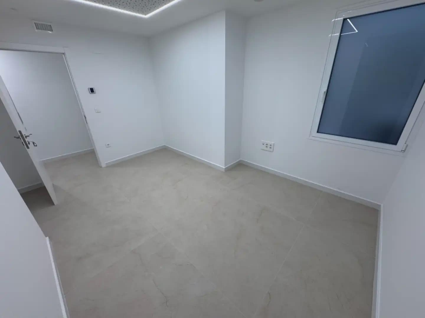 Gewerbe zu vermieten in Villena - 300 € (Ref: 9773516)