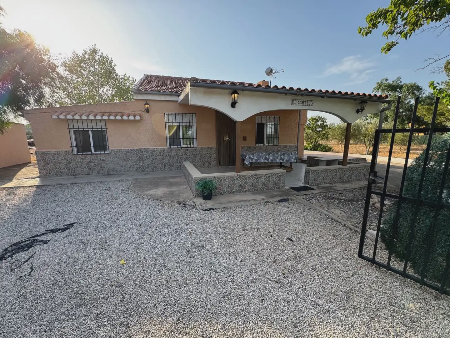 3 bedroom Villa for sale in Villena with pool garage - € 165,000 (Ref: 9773517)
