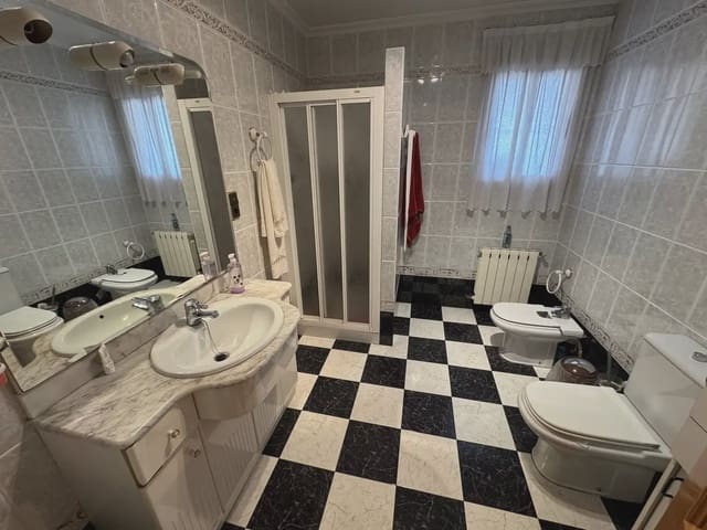 7 camera da letto Villetta Bifamiliare in vendita in Villena con garage - 265.000 € (Rif: 9773519)