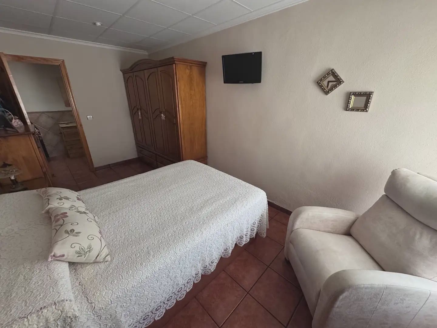 6 bedroom Villa for sale in Villena with garage - € 169,000 (Ref: 9773521)