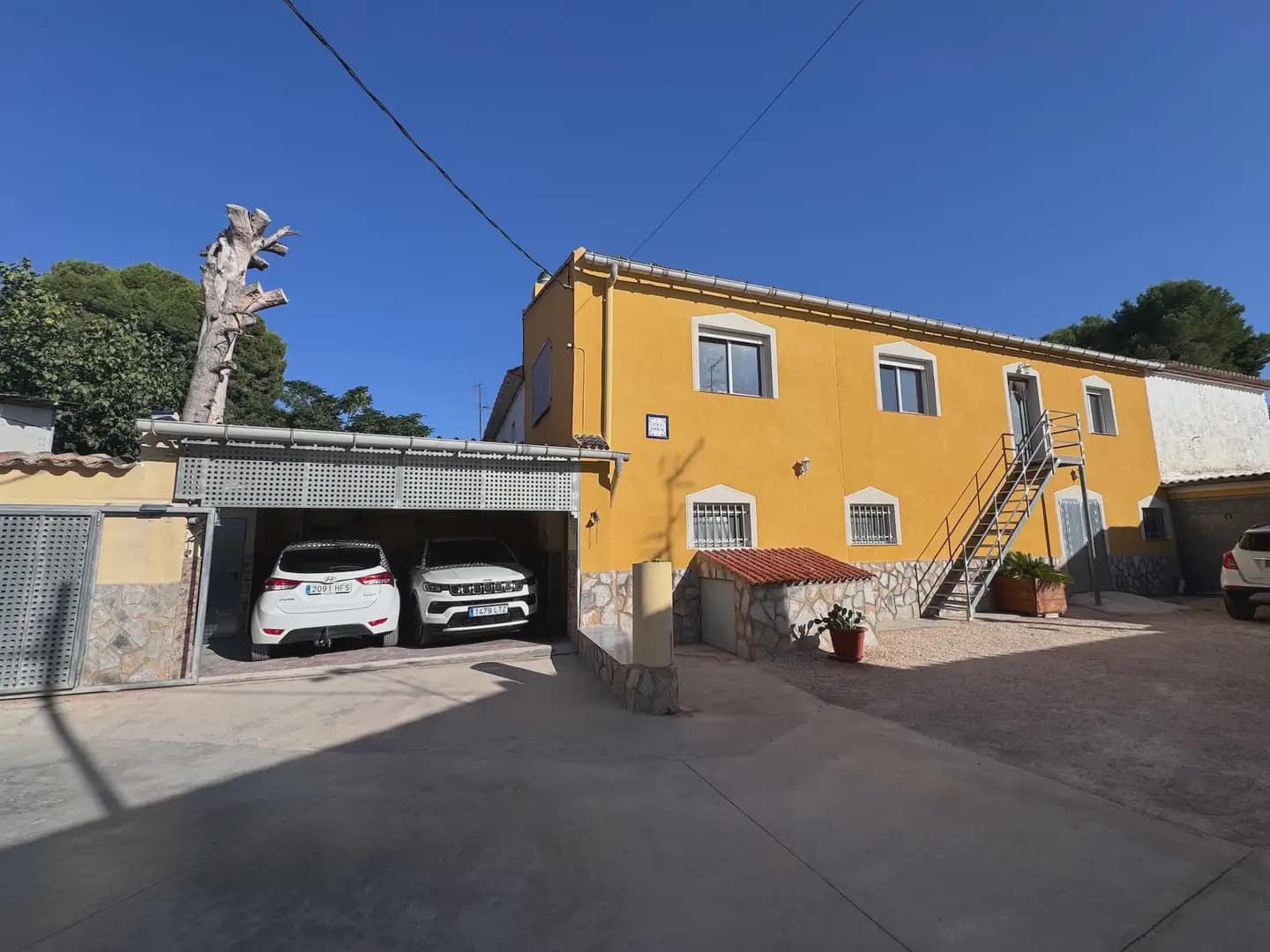 6 bedroom Villa for sale in Villena with garage - € 169,000 (Ref: 9773521)