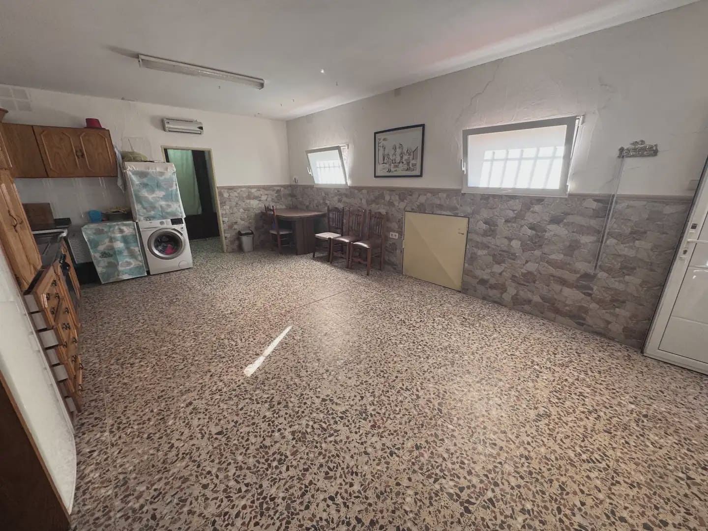 6 bedroom Villa for sale in Villena with garage - € 169,000 (Ref: 9773521)