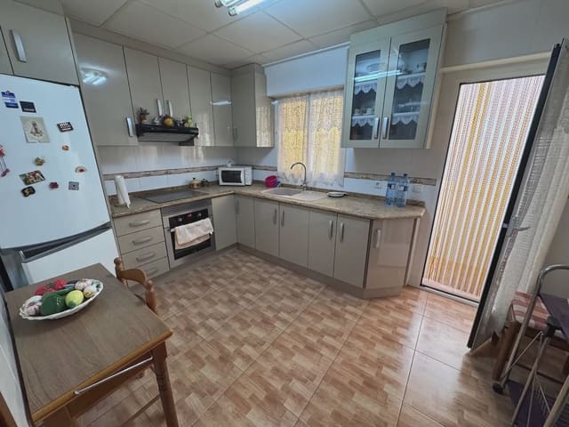 4 soveværelse Lejlighed til salg i Villena - € 100.000 (Ref: 9773525)