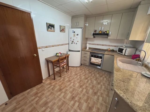 4 soveværelse Lejlighed til salg i Villena - € 100.000 (Ref: 9773525)