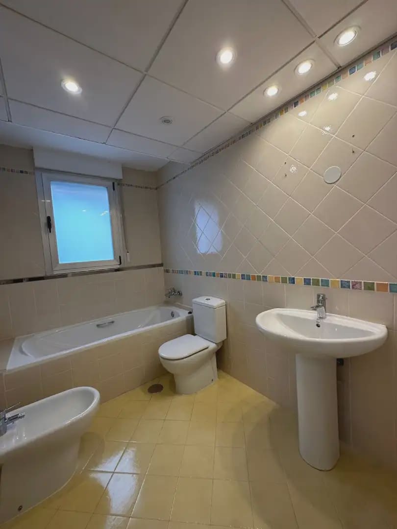 5 bedroom Flat for sale in Villena - € 320,000 (Ref: 9773526)