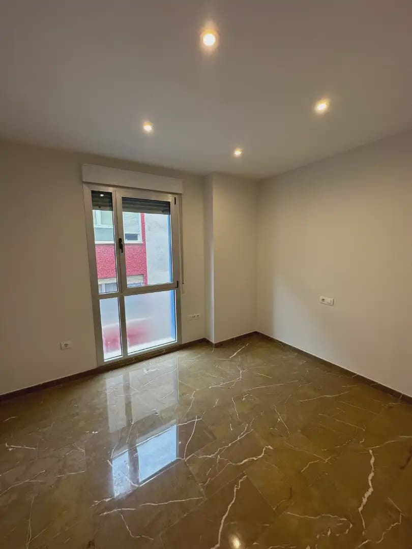 5 bedroom Flat for sale in Villena - € 320,000 (Ref: 9773526)