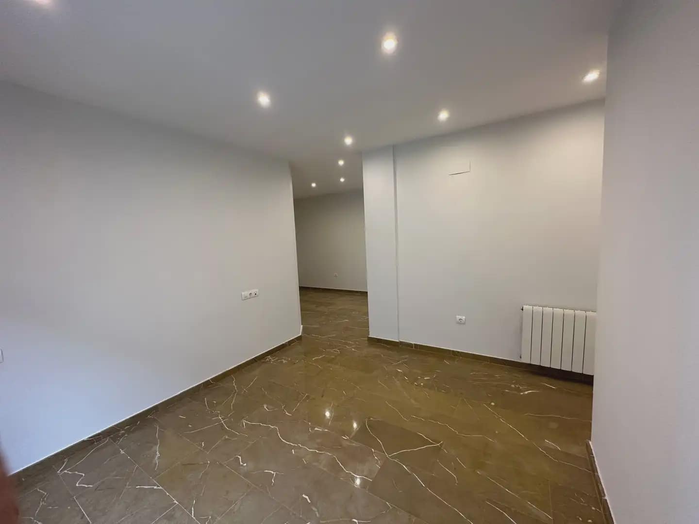 5 bedroom Flat for sale in Villena - € 320,000 (Ref: 9773526)