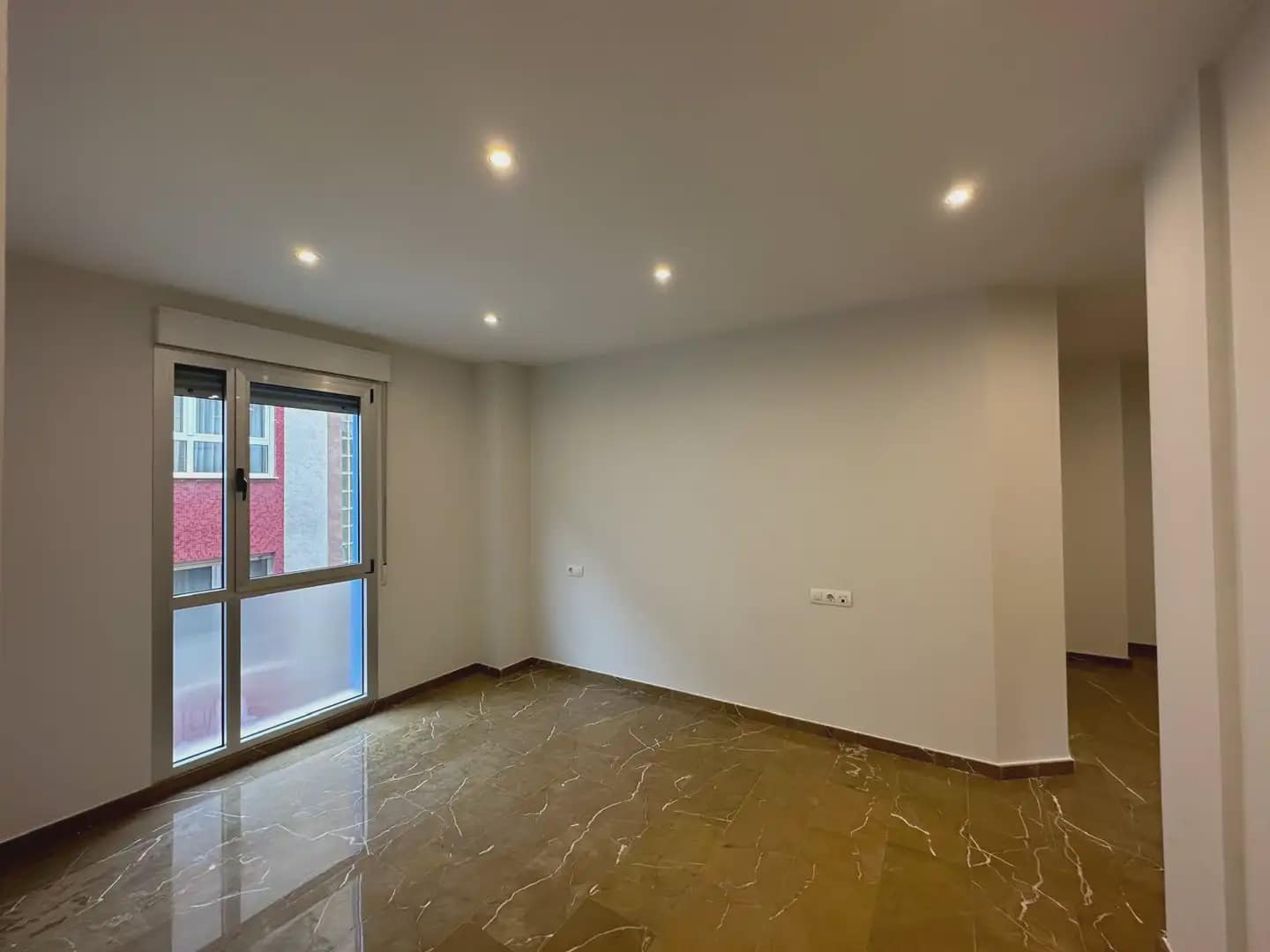 5 bedroom Flat for sale in Villena - € 320,000 (Ref: 9773526)