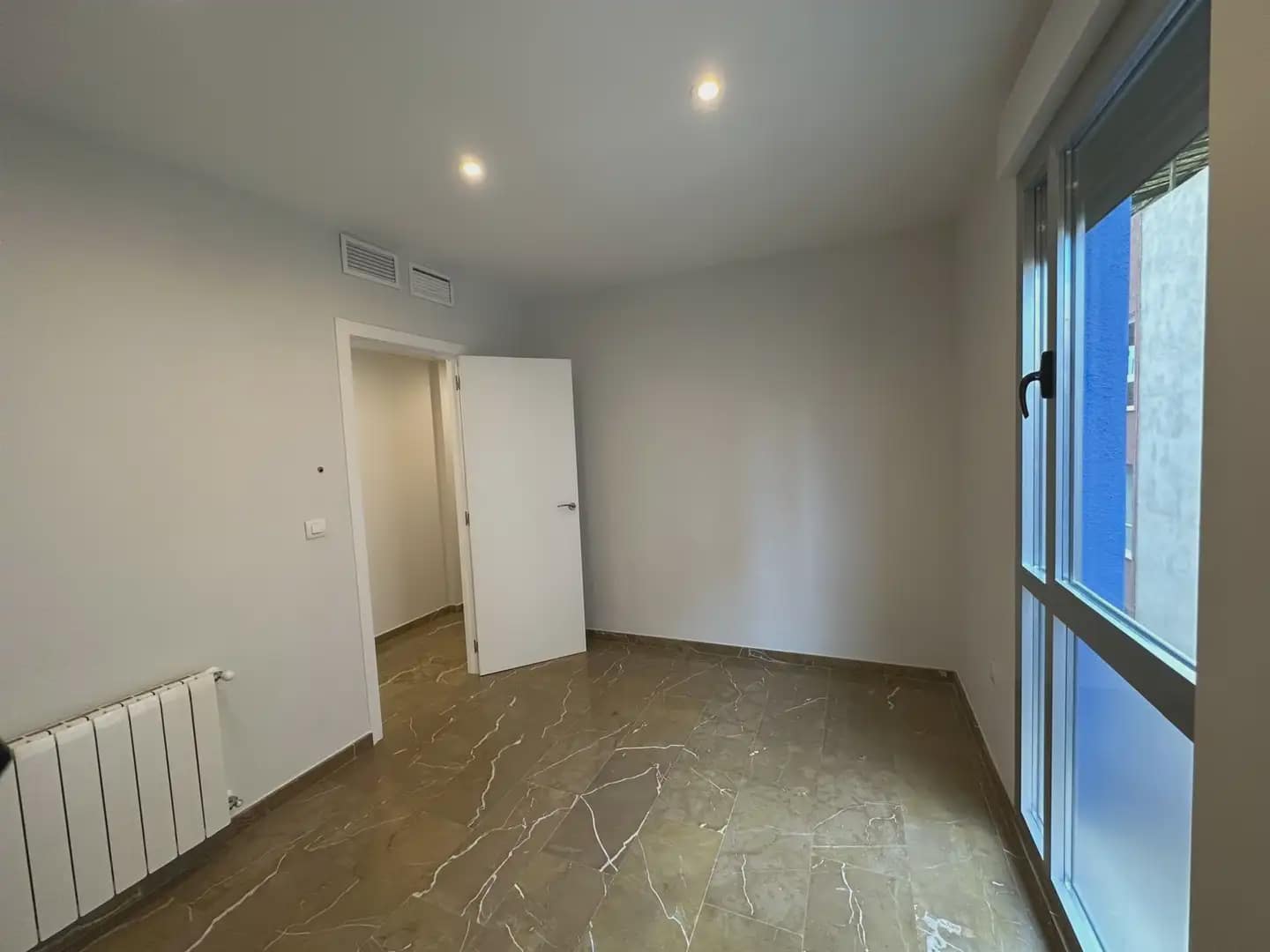 5 bedroom Flat for sale in Villena - € 320,000 (Ref: 9773526)