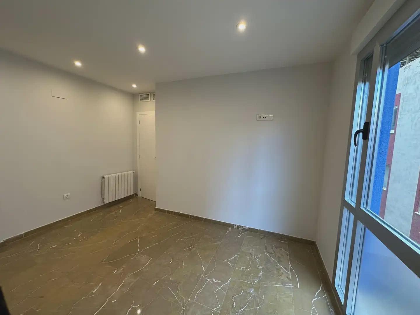 5 bedroom Flat for sale in Villena - € 320,000 (Ref: 9773526)