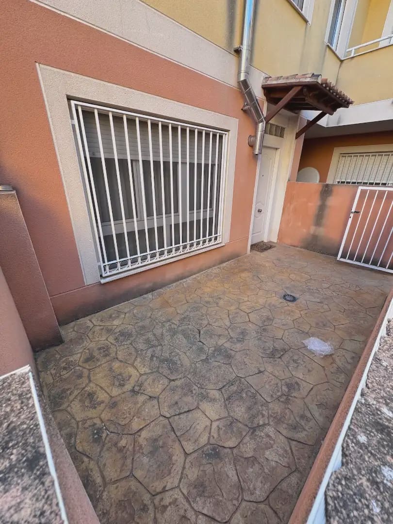 3 bedroom Terraced Villa for sale in Villena with garage - € 176,000 (Ref: 9773527)