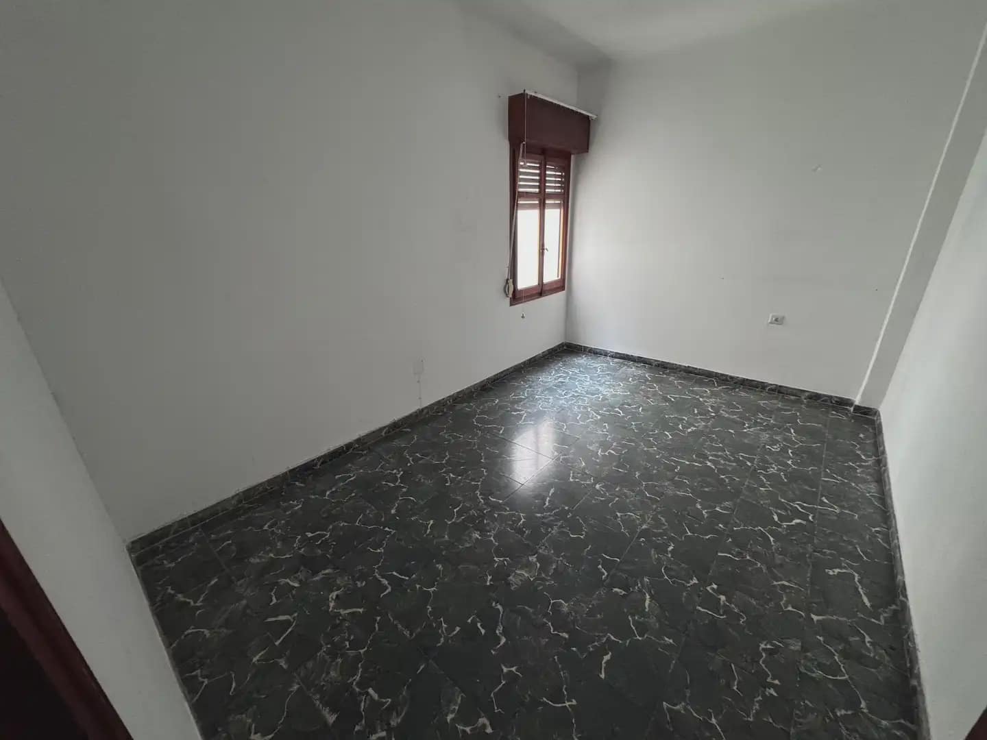 4 bedroom Flat for sale in Villena with garage - € 100,000 (Ref: 9773529)