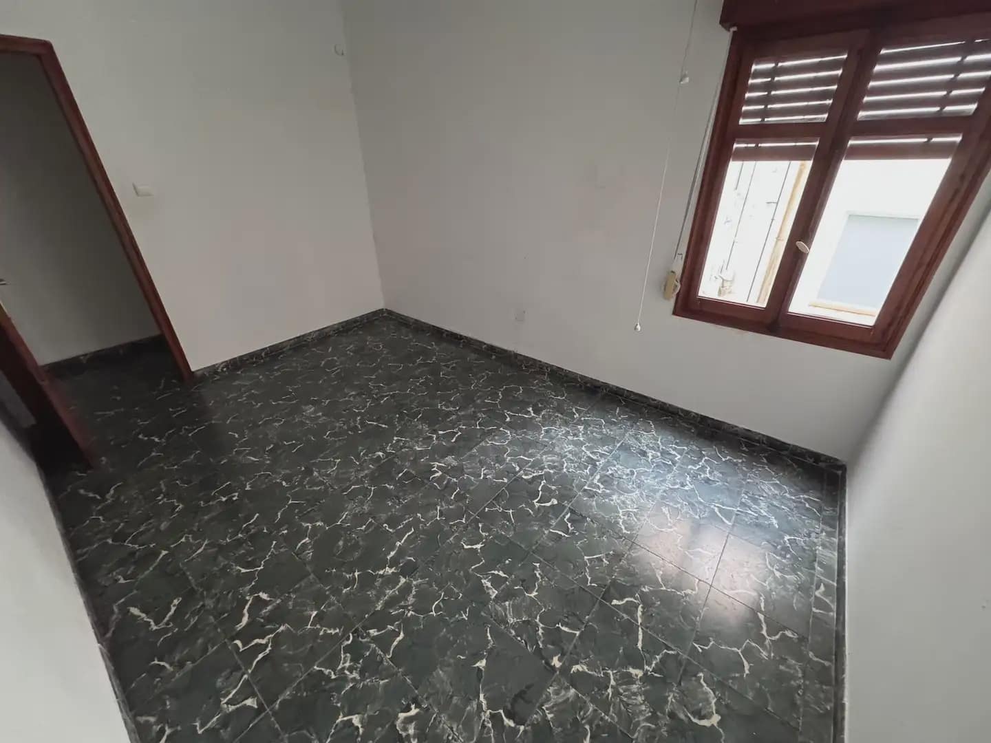 4 bedroom Flat for sale in Villena with garage - € 100,000 (Ref: 9773529)