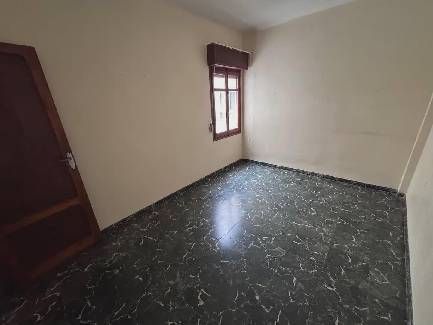 4 bedroom Flat for sale in Villena with garage - € 100,000 (Ref: 9773529)