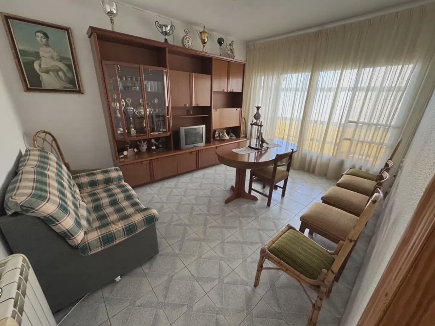 4 slaapkamer Flat te koop in Villena - € 90.000 (Ref: 9773532)