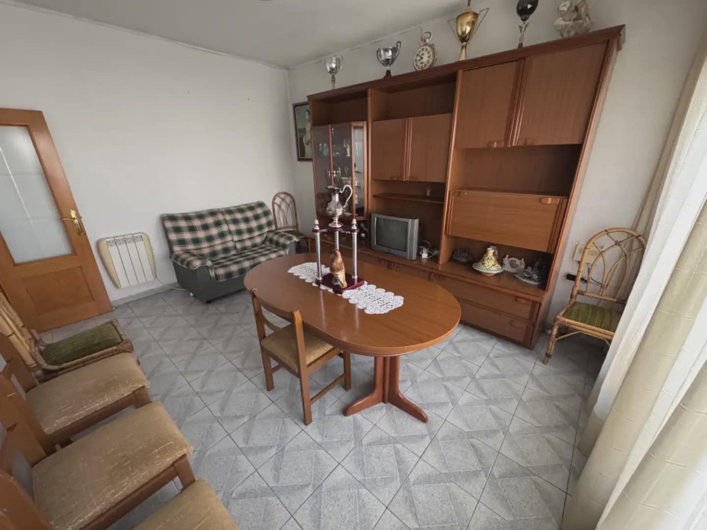 4 slaapkamer Flat te koop in Villena - € 90.000 (Ref: 9773532)