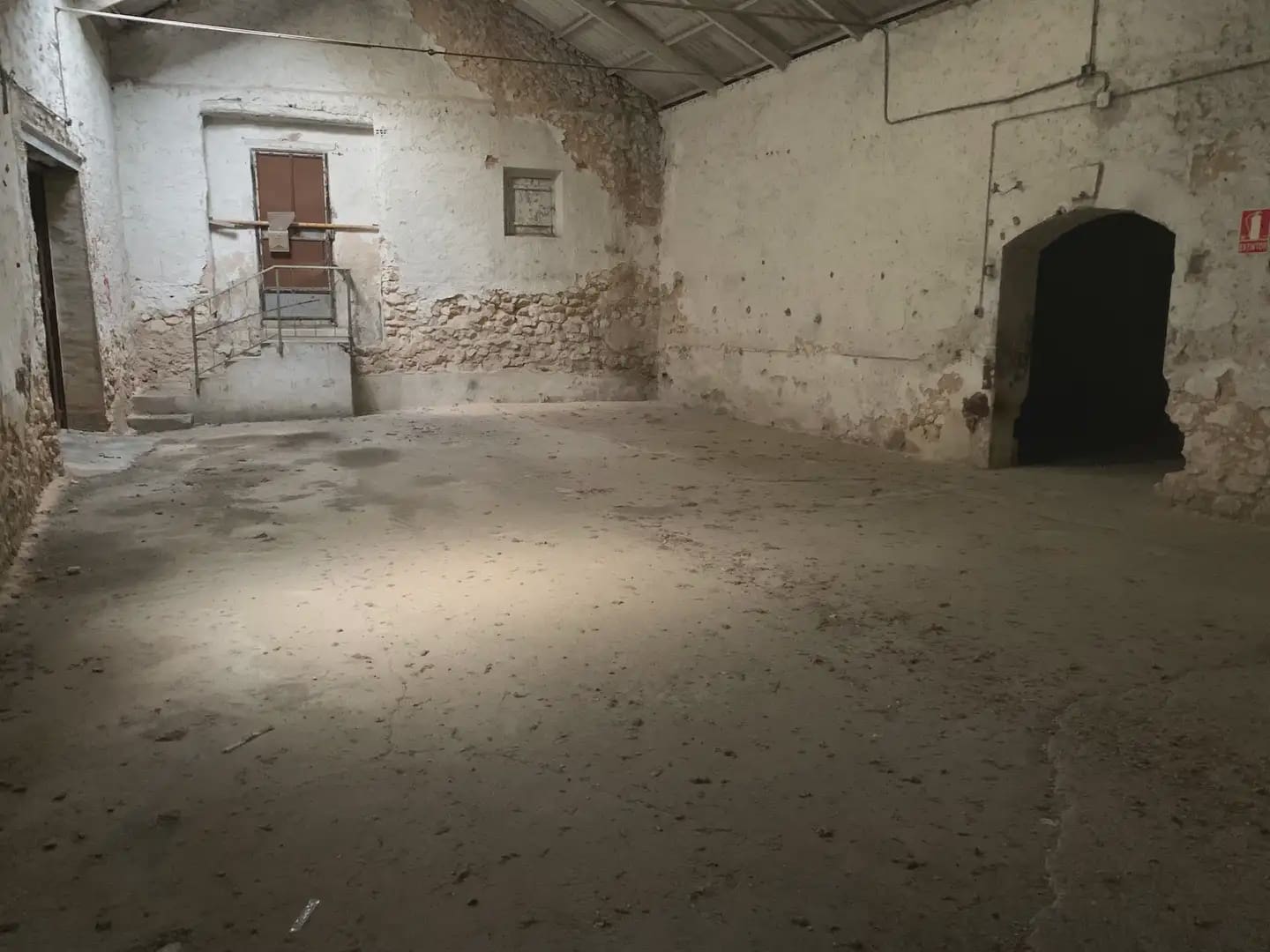 Kaupallinen myytävänä paikassa Villena - 350 000 € (Ref: 9773533)