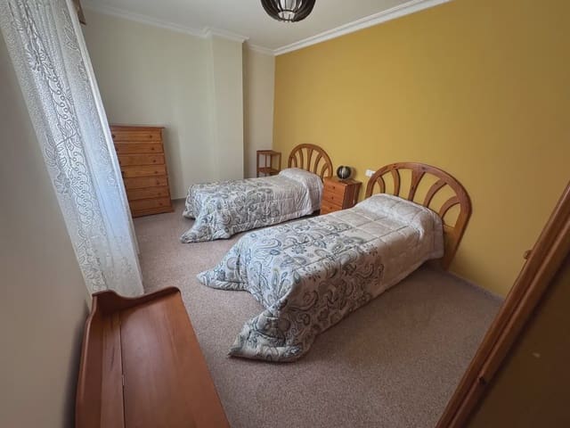 4 makuuhuone Kattohuoneisto myytävänä paikassa Villena mukana 
autotalli - 179 000 € (Ref: 9773536)