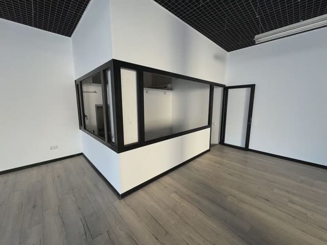 Kaupallinen myytävänä paikassa Villena - 70 000 € (Ref: 9777094)