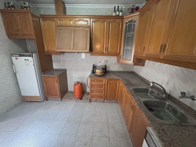 4 sypialnia Dom blizniak na sprzedaż w Villena z garażem - 95 000 € (Ref: 9823584)