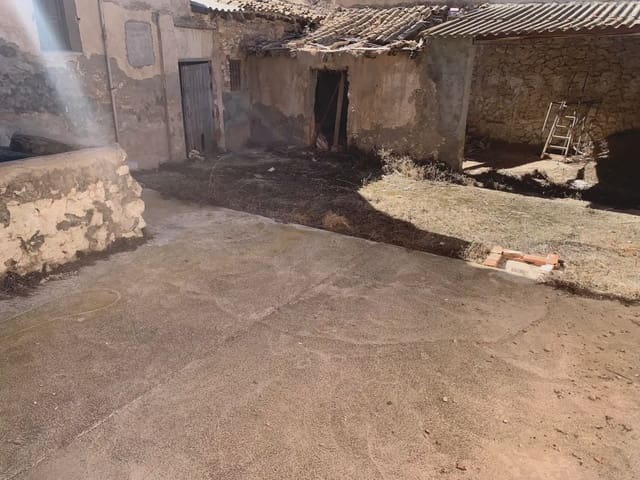 5 Zimmer Doppelhaus zu verkaufen in Villena mit Garage - 199.000 € (Ref: 9838386)