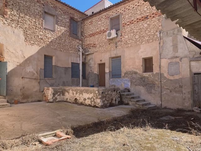 5 Zimmer Doppelhaus zu verkaufen in Villena mit Garage - 199.000 € (Ref: 9838386)