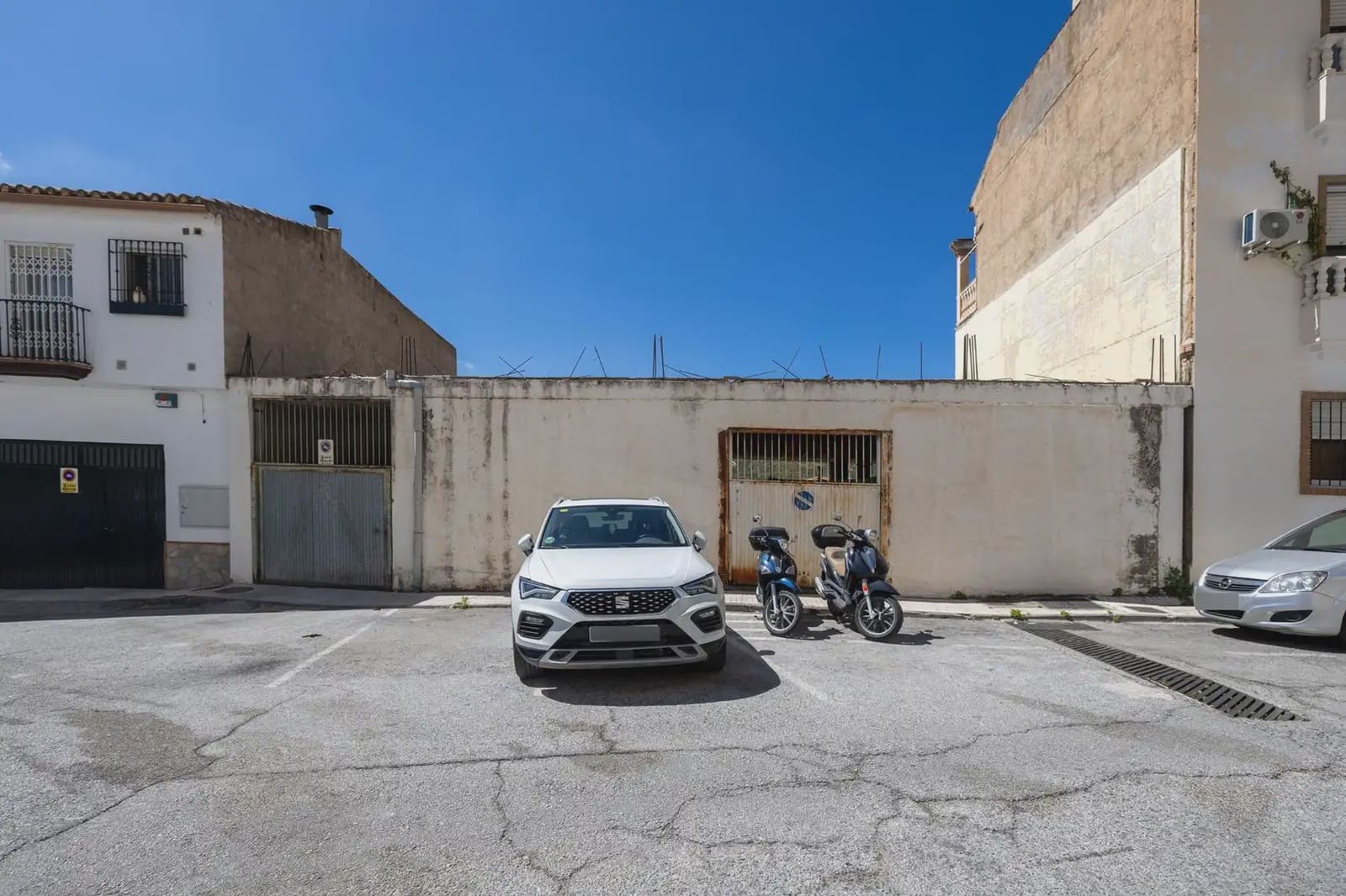 Erhverv til salg i Cenes de la Vega - € 250.000 (Ref: 9836863)