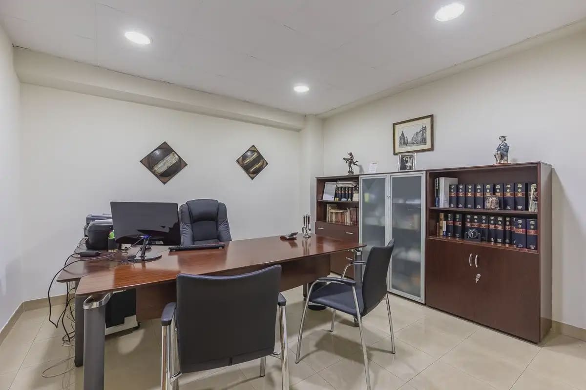 Office for sale in Granada city - € 189,000 (Ref: 9836864)