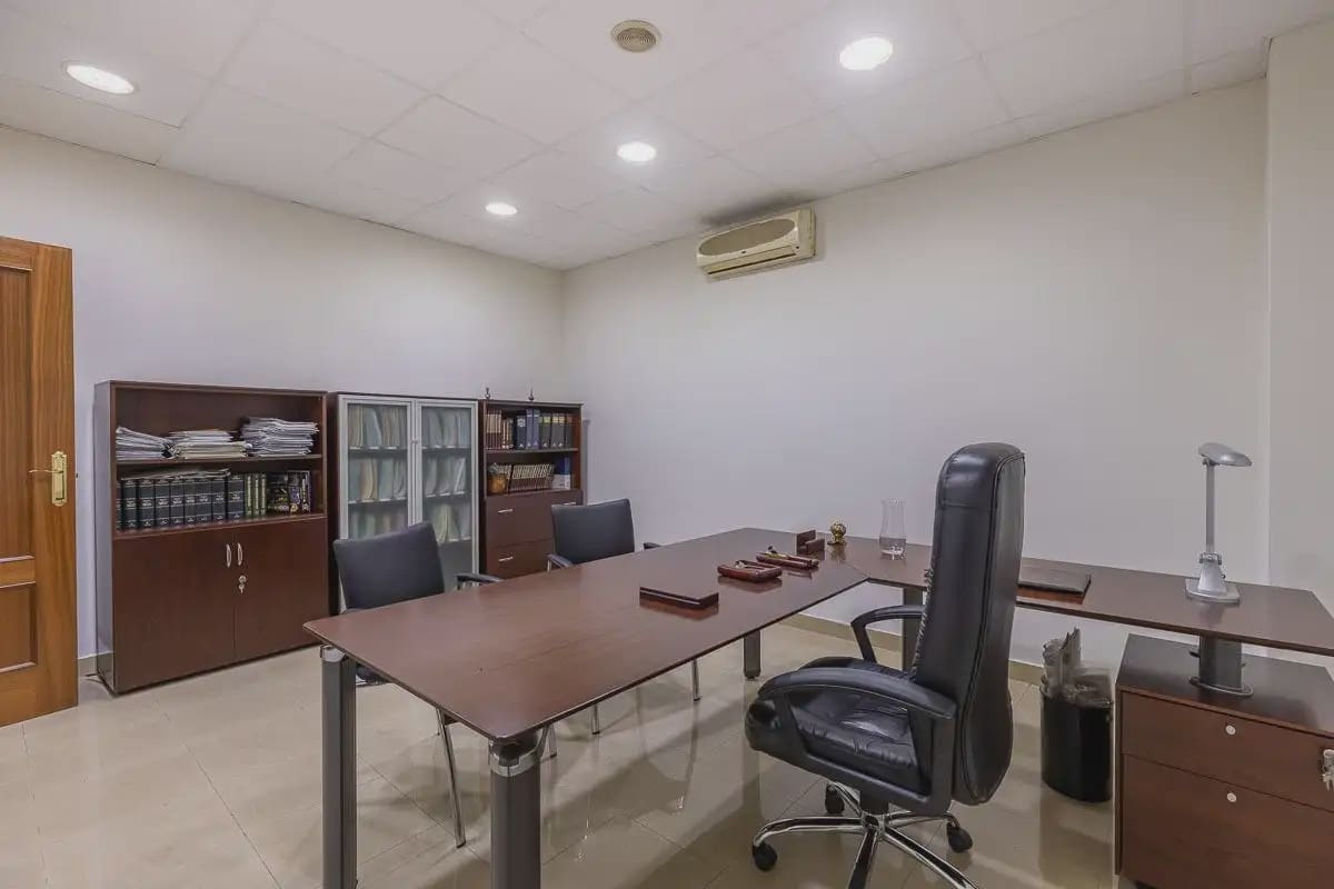 Office for sale in Granada city - € 189,000 (Ref: 9836864)