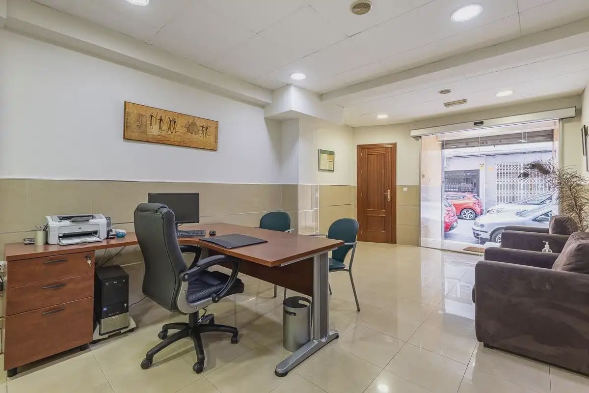 Office for sale in Granada city - € 189,000 (Ref: 9836864)