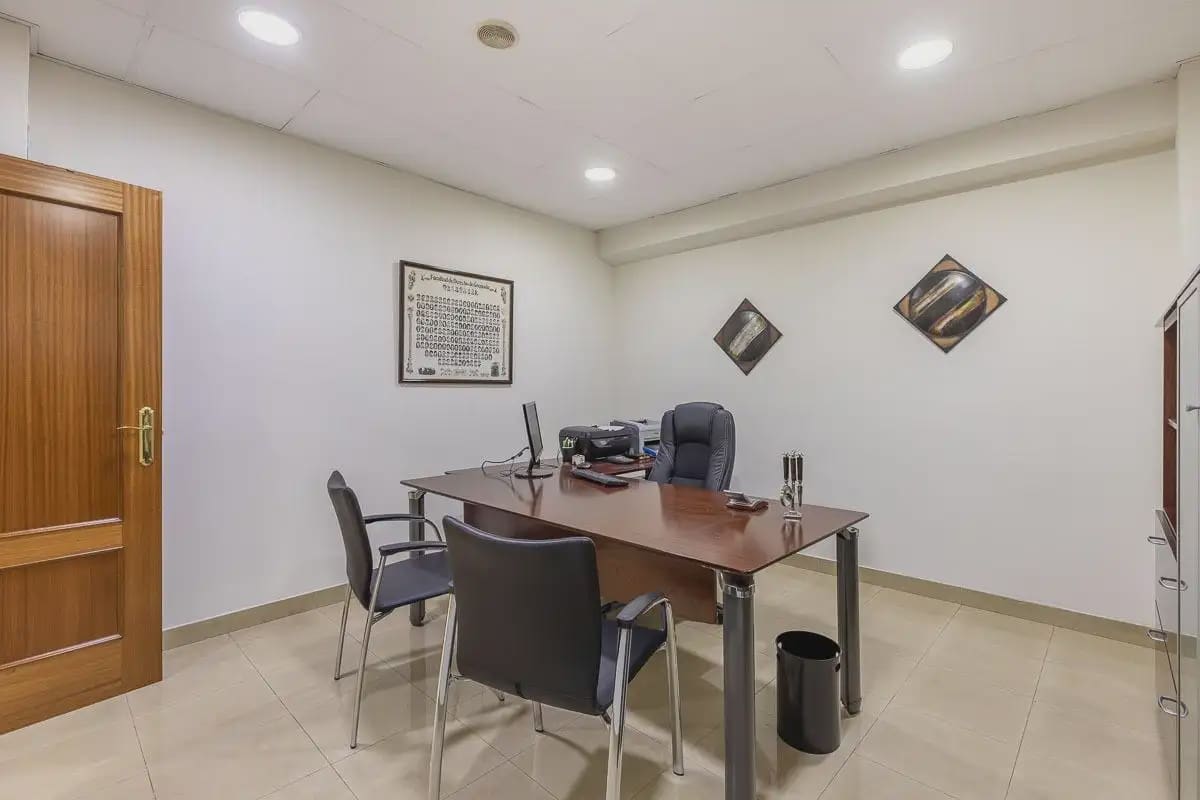 Office for sale in Granada city - € 189,000 (Ref: 9836864)