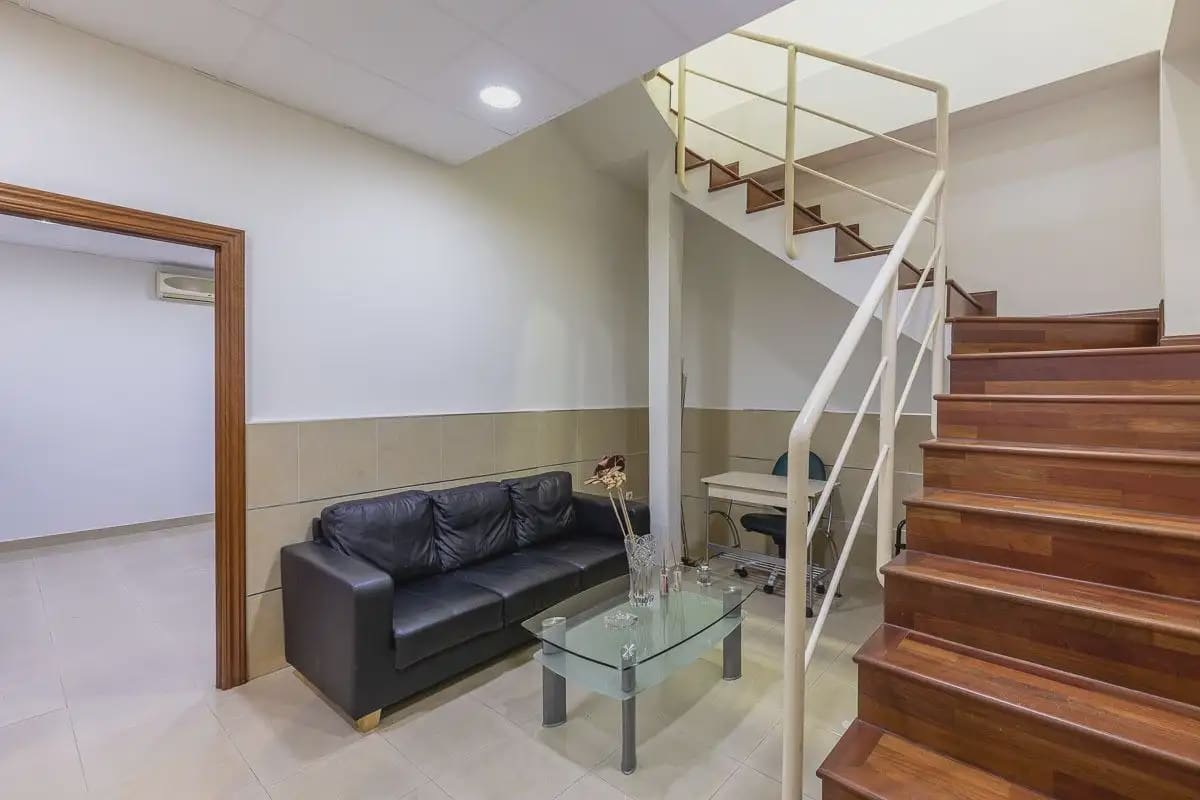 Office for sale in Granada city - € 189,000 (Ref: 9836864)