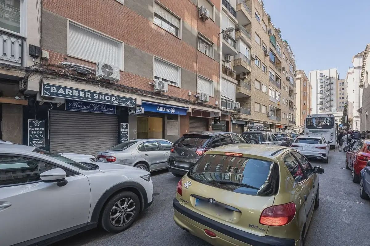 Office for sale in Granada city - € 189,000 (Ref: 9836864)