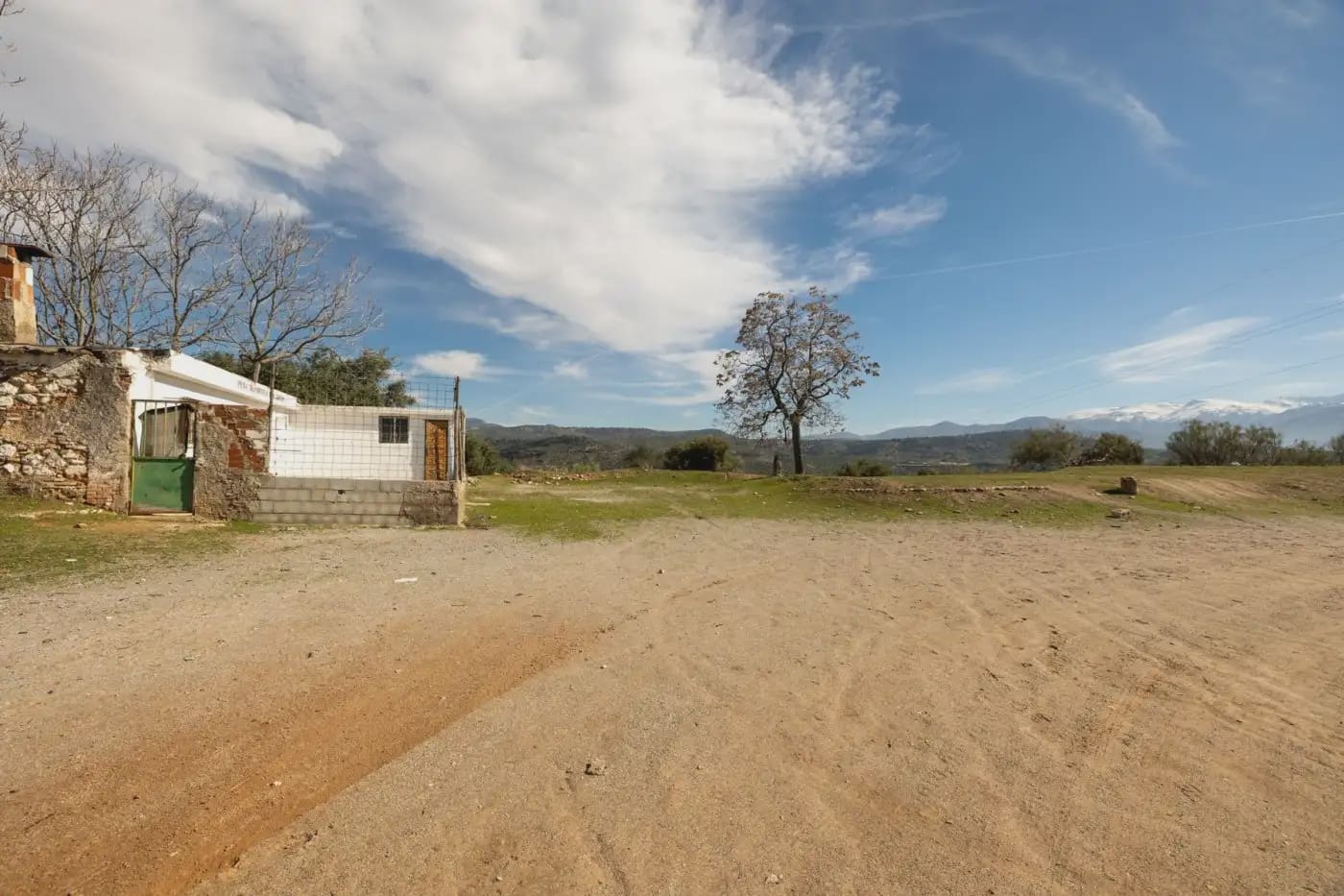 Finca/Herregård til salgs i Granada by - € 300 000 (Ref: 9836866)