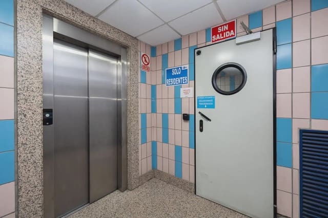 Garage for sale in Cervantes, Granada city - € 40,000 (Ref: 9836868)