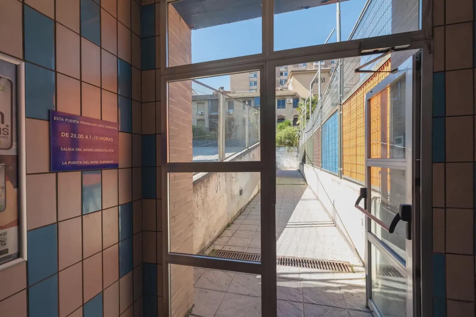 Garage for sale in Granada city - € 40,000 (Ref: 9836868)