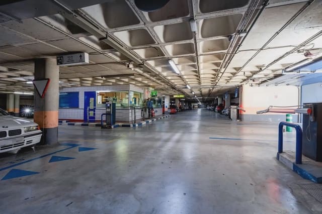 Garage for sale in Cervantes, Granada city - € 40,000 (Ref: 9836868)