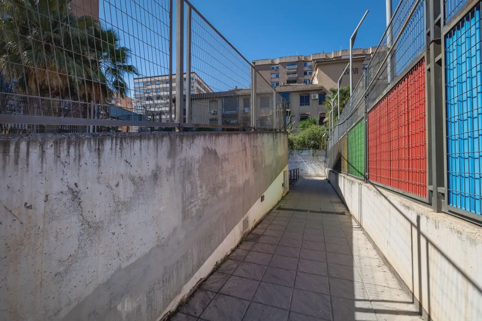 Garage for sale in Granada city - € 40,000 (Ref: 9836868)