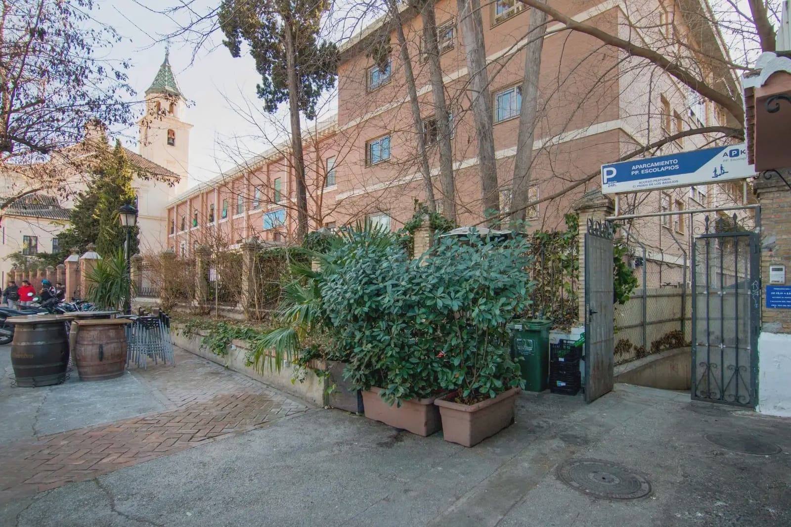 Garage for sale in Granada city - € 40,000 (Ref: 9836868)